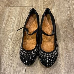 Chie Mihara Black Velvet T-Strap: Euro size 38